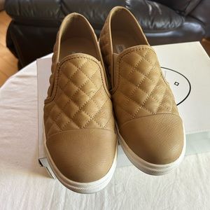 Tan Steve Madden sneaker